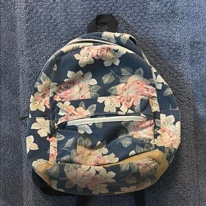 Backpack Floral Blue Backpack great condition adjustable straps, side pockets